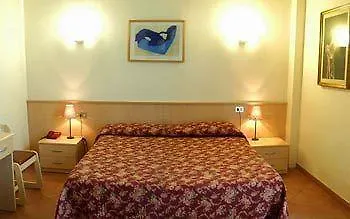 فندق Eden 3*