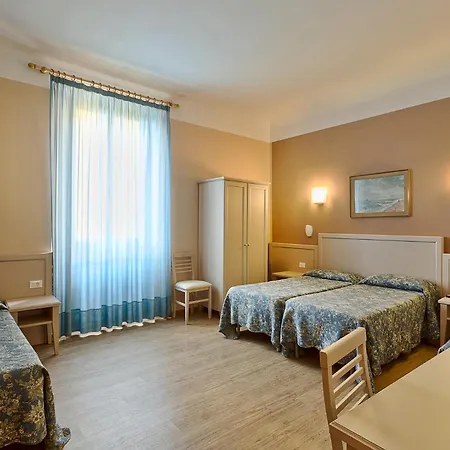 Eden Hotel 3*